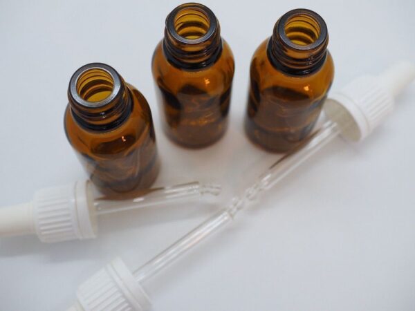 Leerflaschen Braunglas für ätherische Öle 20ml mit Glaspipette – Bild 2